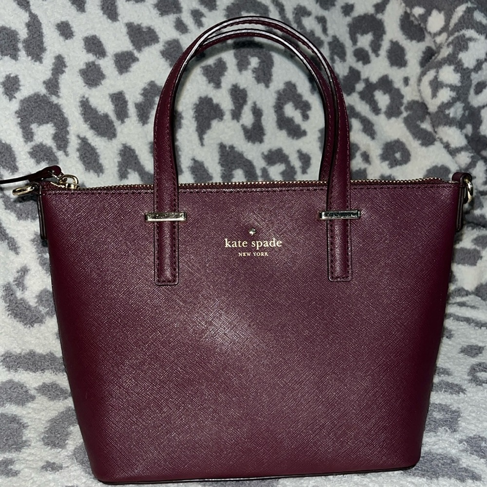 Small maroon Kate spade purse